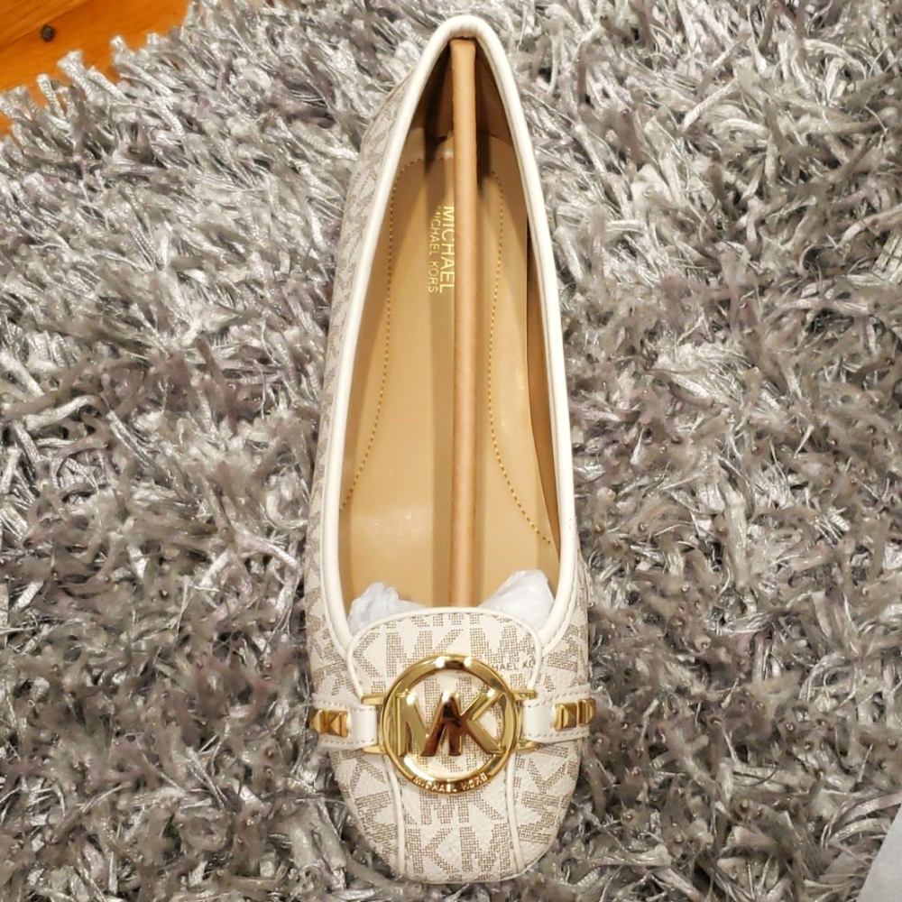 🆕️NIB Michael Kors MK logo flats